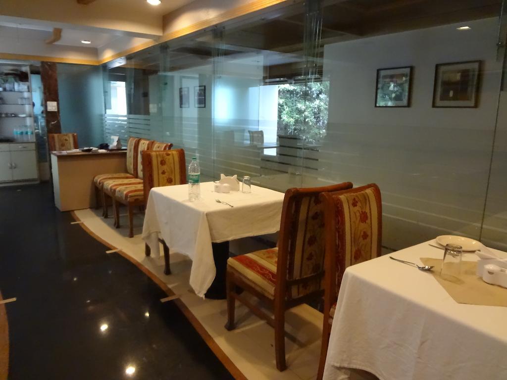 מומביי Hotel Ashwin מראה חיצוני תמונה