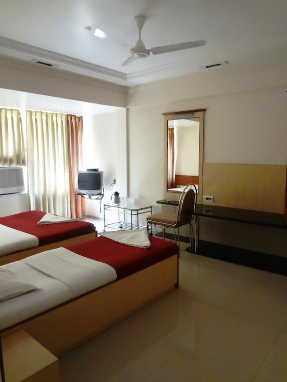 מומביי Hotel Ashwin מראה חיצוני תמונה